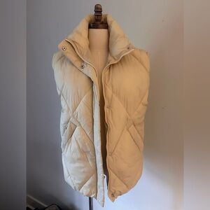 Abercrombie & Fitch Men's Beige Puffer Vest
